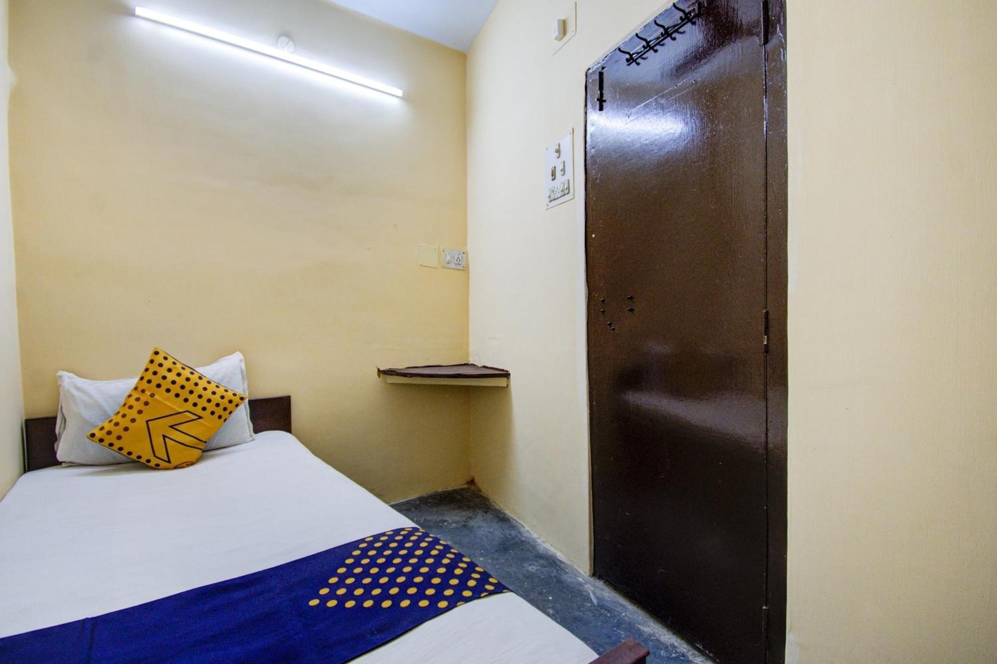 Spot On Dear Hotel Bara Bazar Экстерьер фото