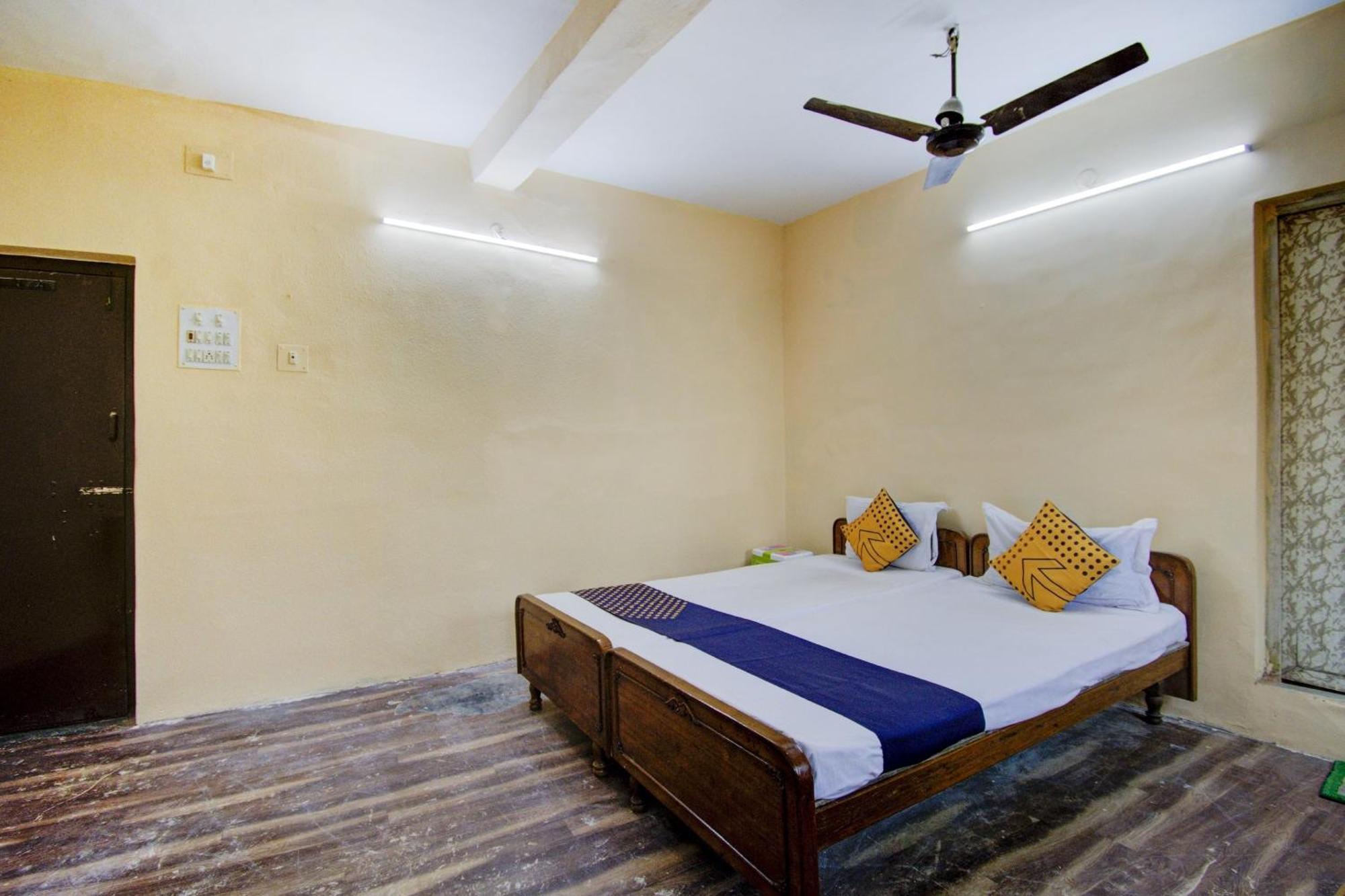 Spot On Dear Hotel Bara Bazar Экстерьер фото